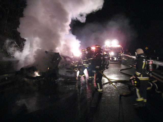 CAR FIRE SAW MILL RIVER PARKWAY SOUTH BOUND